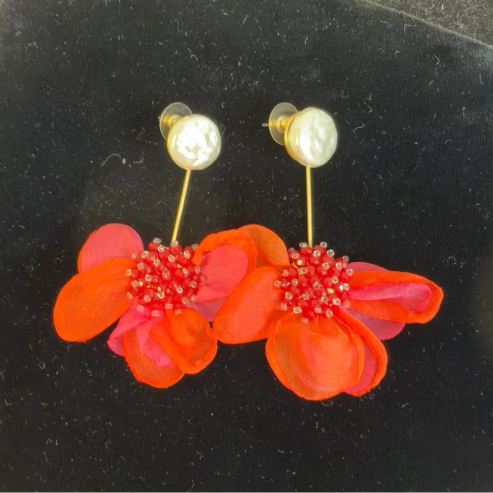 CAMILA COELHO Vibrant Pink and Red Floral Earrings NWOT - Picture 2 of 6